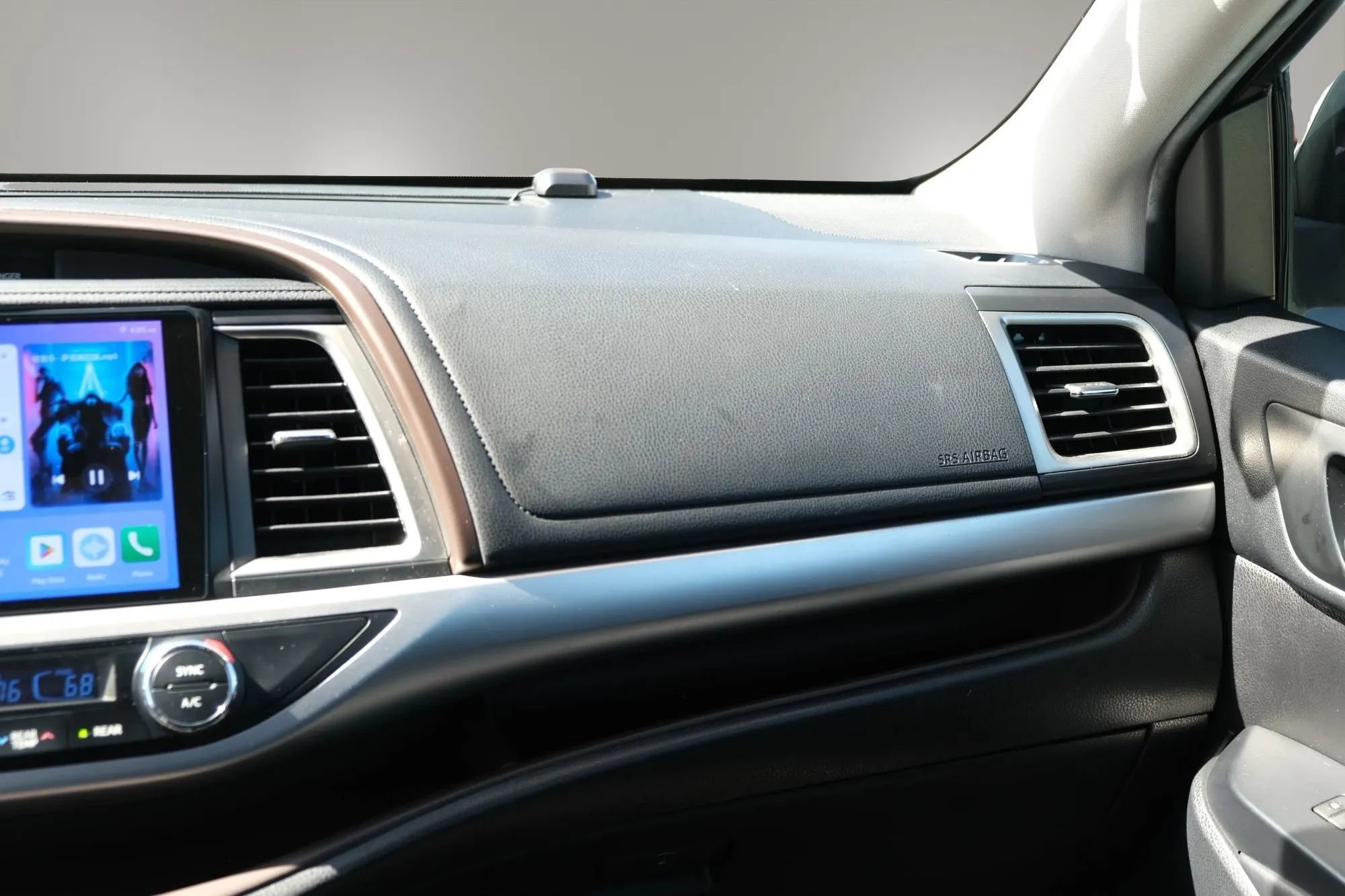 Used 2019 Toyota Highlander XLE image 29