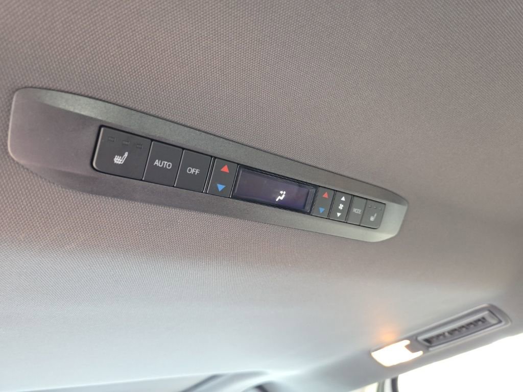 Used 2024 Toyota Sienna Platinum AWD/4WD image 14