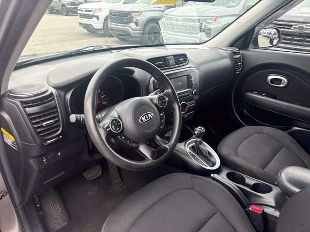 Used 2017 Kia Soul + FWD image 11