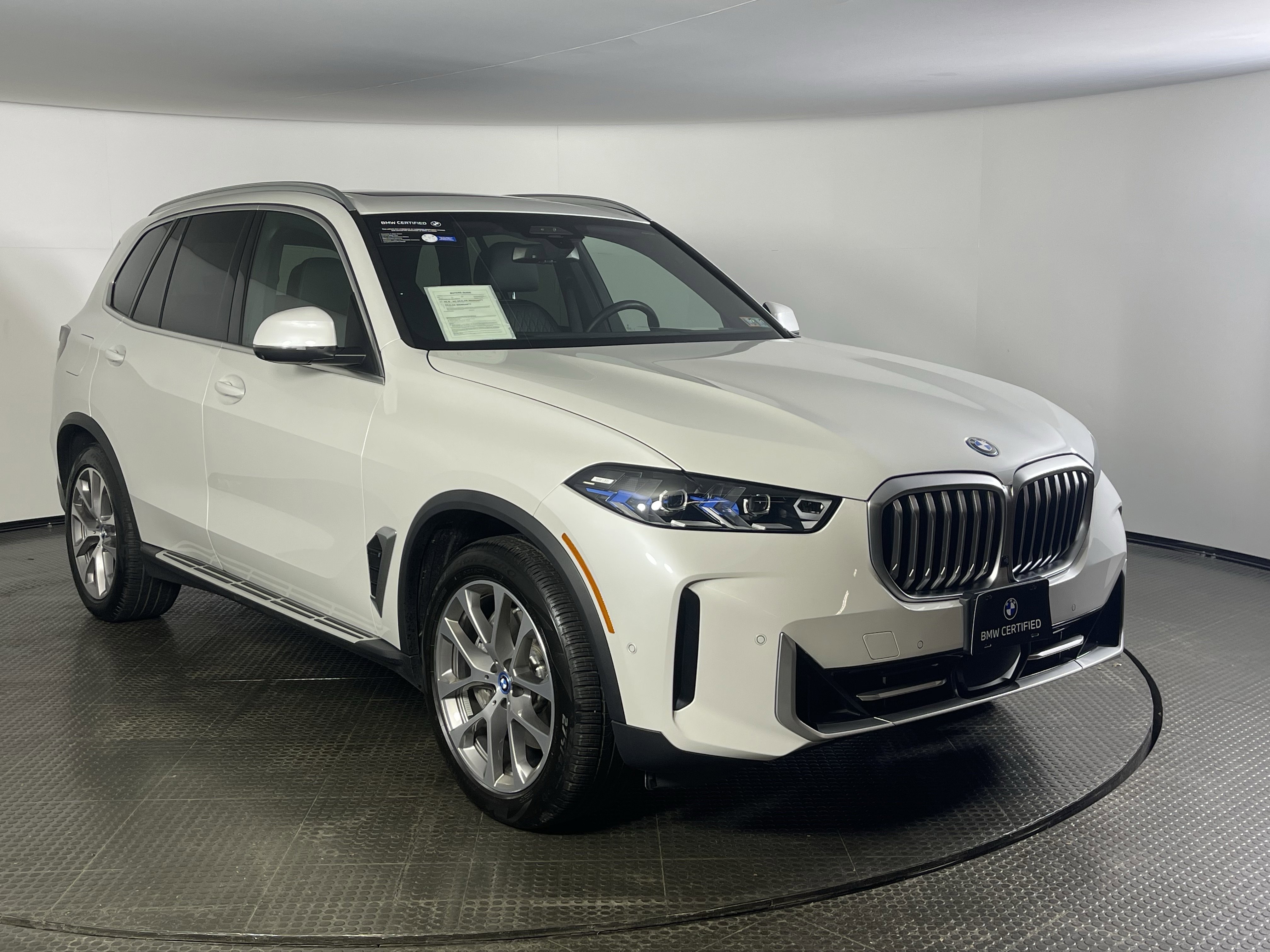 Certified 2024 BMW X5 xDrive50e w/ Executive Package image 3