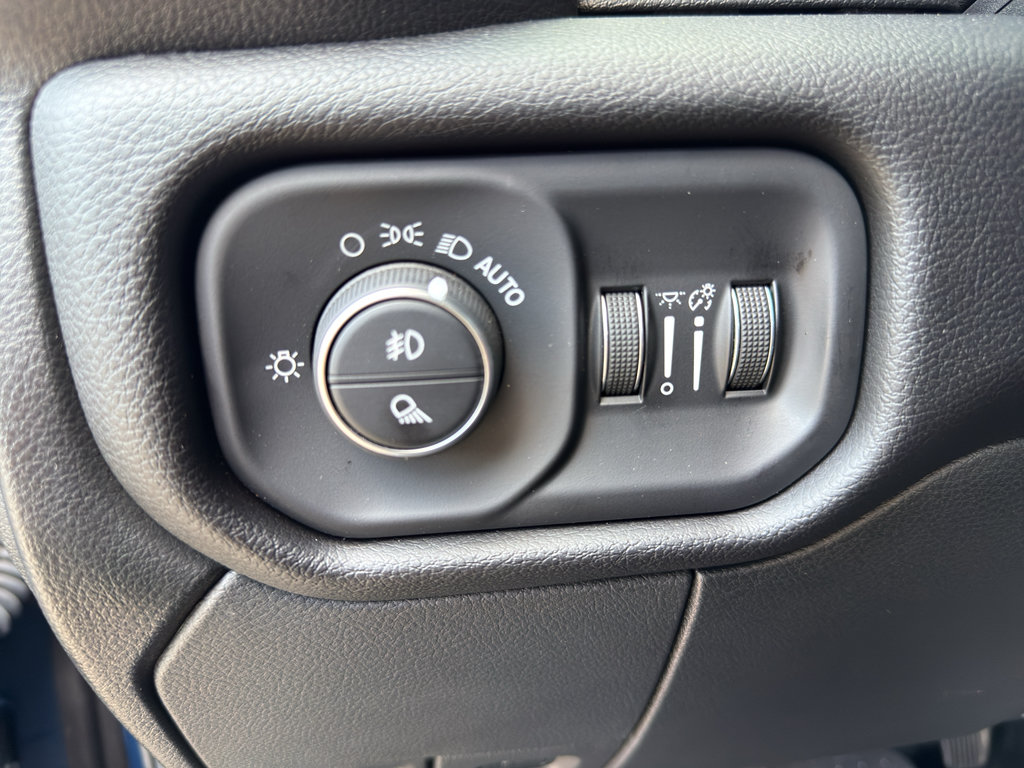 Used 2024 RAM 2500 Rebel AWD/4WD image 19