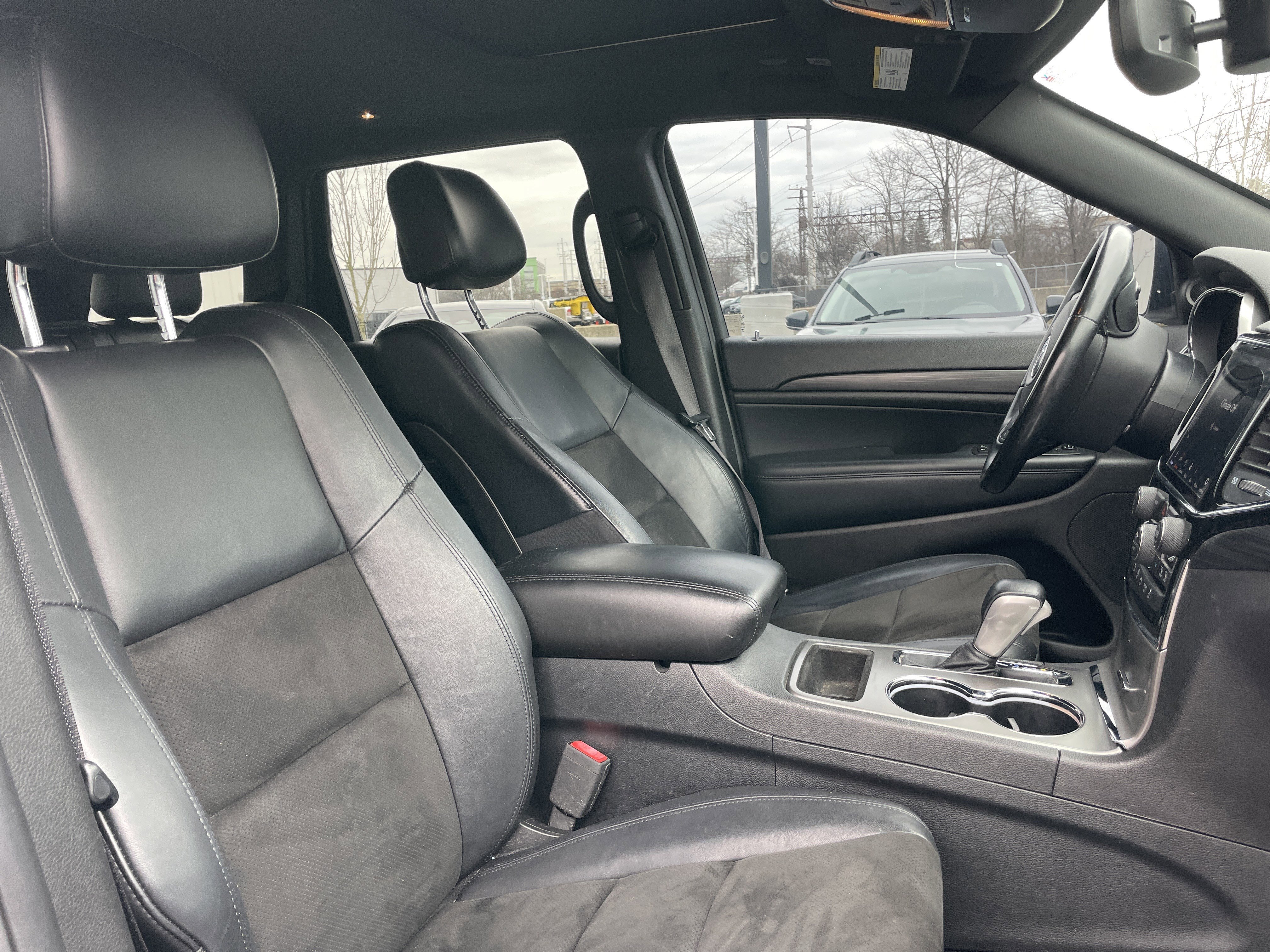 Used 2020 Jeep Grand Cherokee Altitude image 15