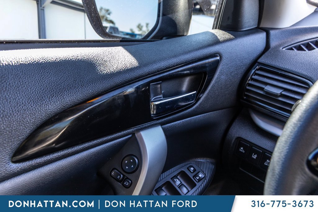 Used 2022 Mitsubishi Eclipse Cross AWD image 12