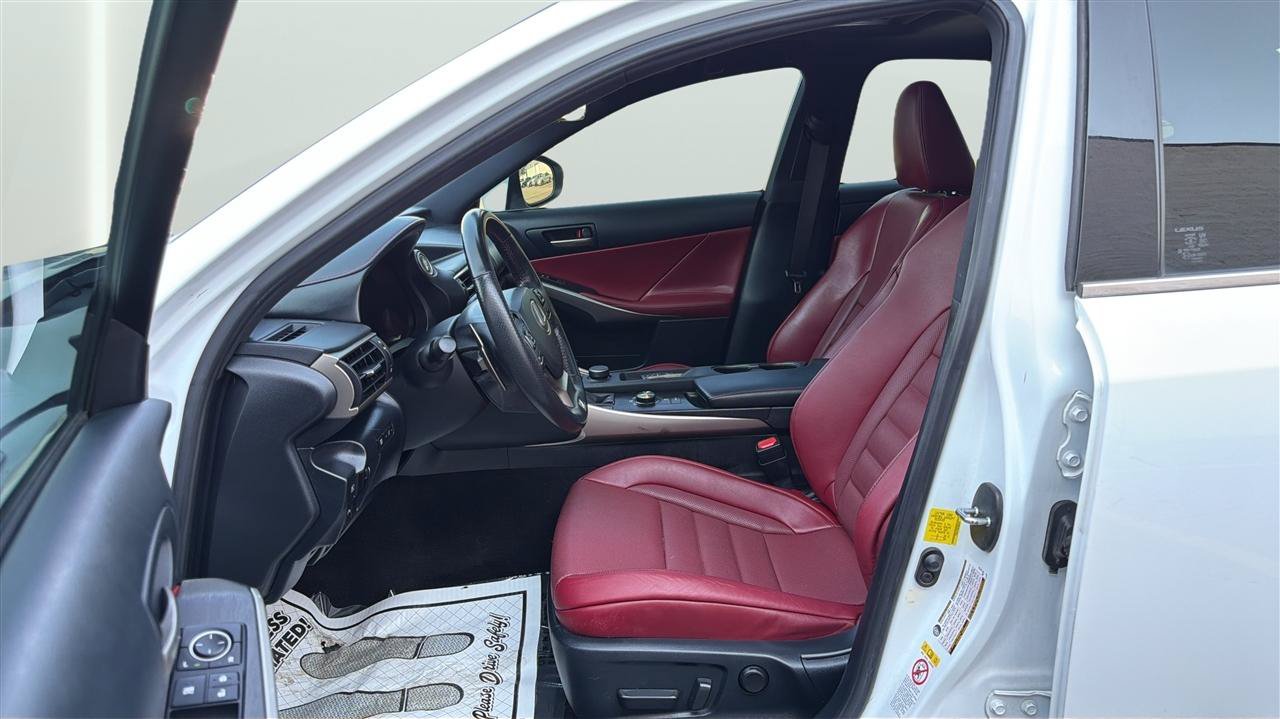 Used 2019 Lexus IS 300 F Sport w/ F Sport Package RWD image 11