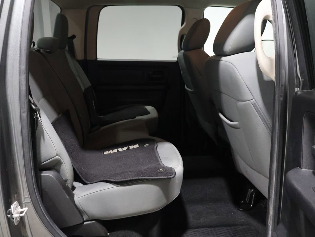 Used 2013 RAM 2500 Tradesman w/ Chrome Appearance Group image 21