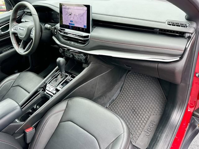 Used 2025 Jeep Compass Trailhawk w/ Trailhawk Elite Group image 29