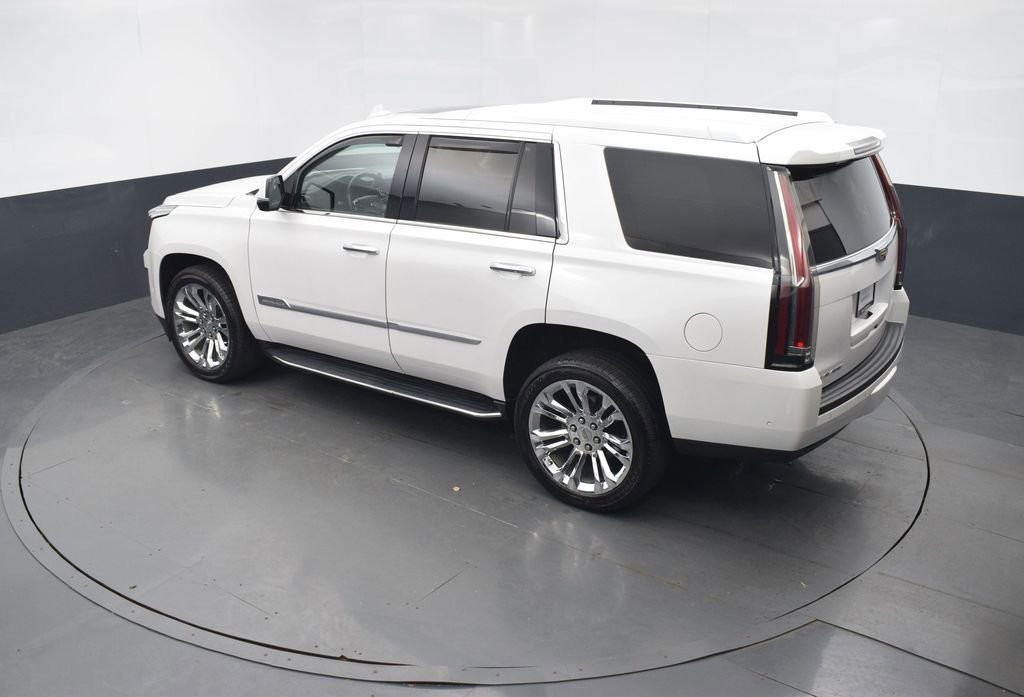 Used 2020 Cadillac Escalade Luxury w/ LPO, Radiant Package AWD/4WD image 45