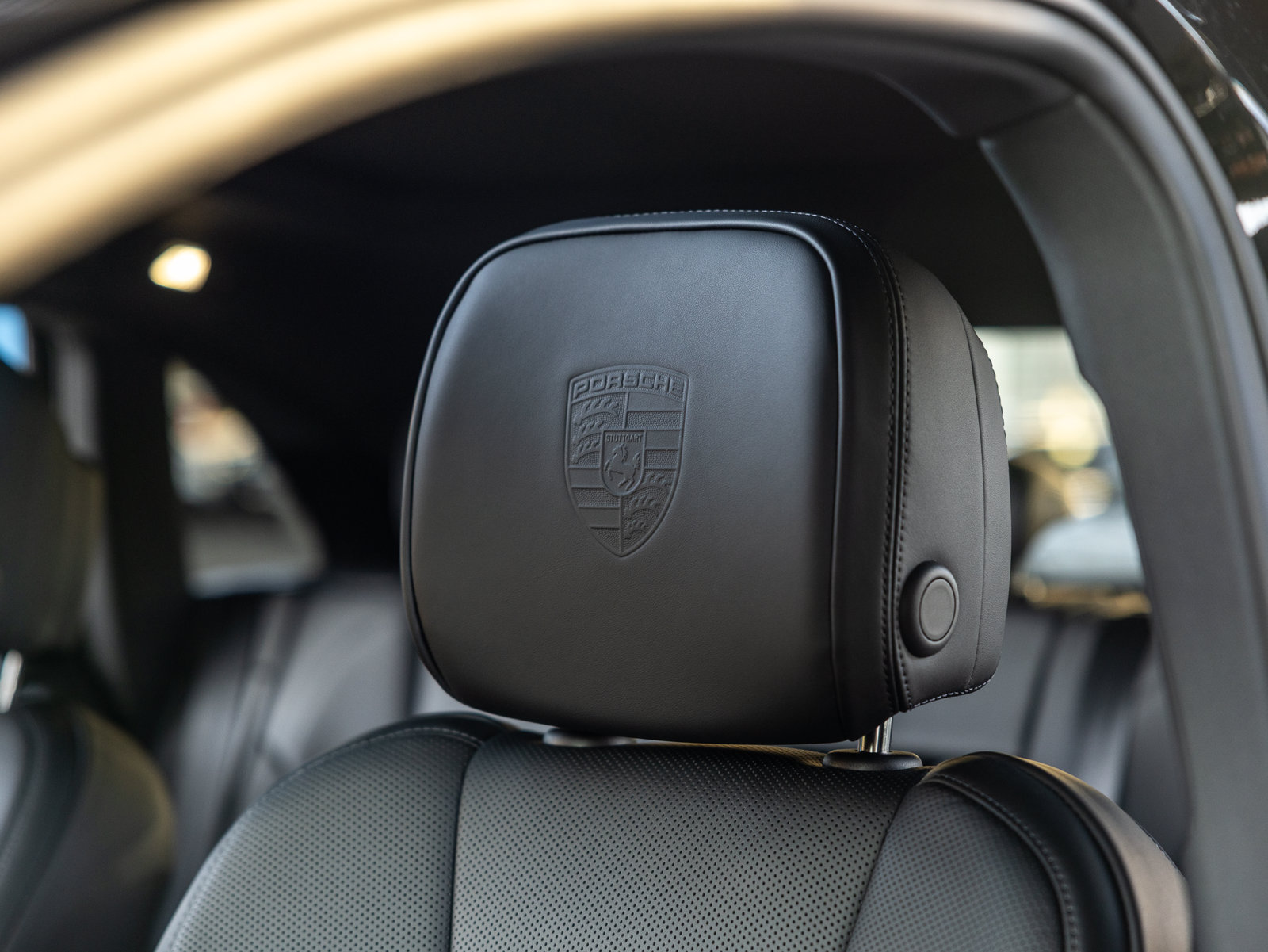 Used 2026 Porsche Macan AWD/4WD image 43