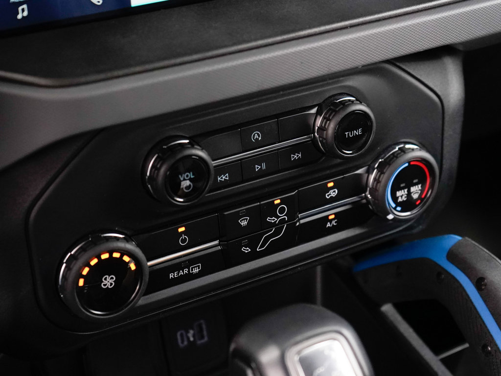 Used 2024 Ford Bronco Black Diamond image 18