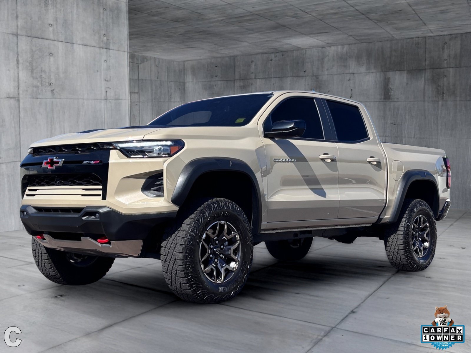 Used 2024 Chevrolet Colorado ZR2 w/ Technology Package AWD/4WD image 2