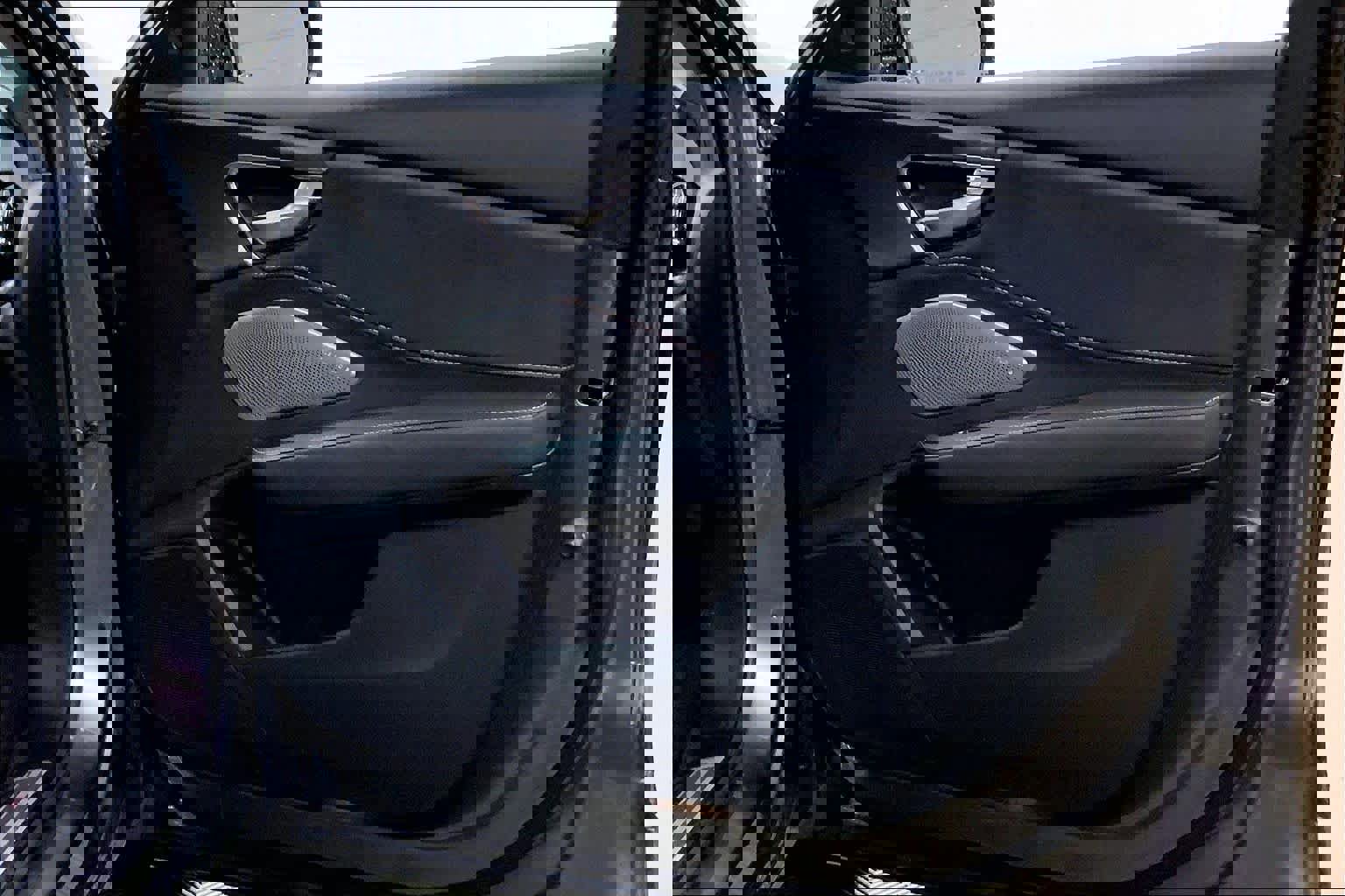 Used 2025 Acura RDX SH-AWD w/ Advance Package image 23