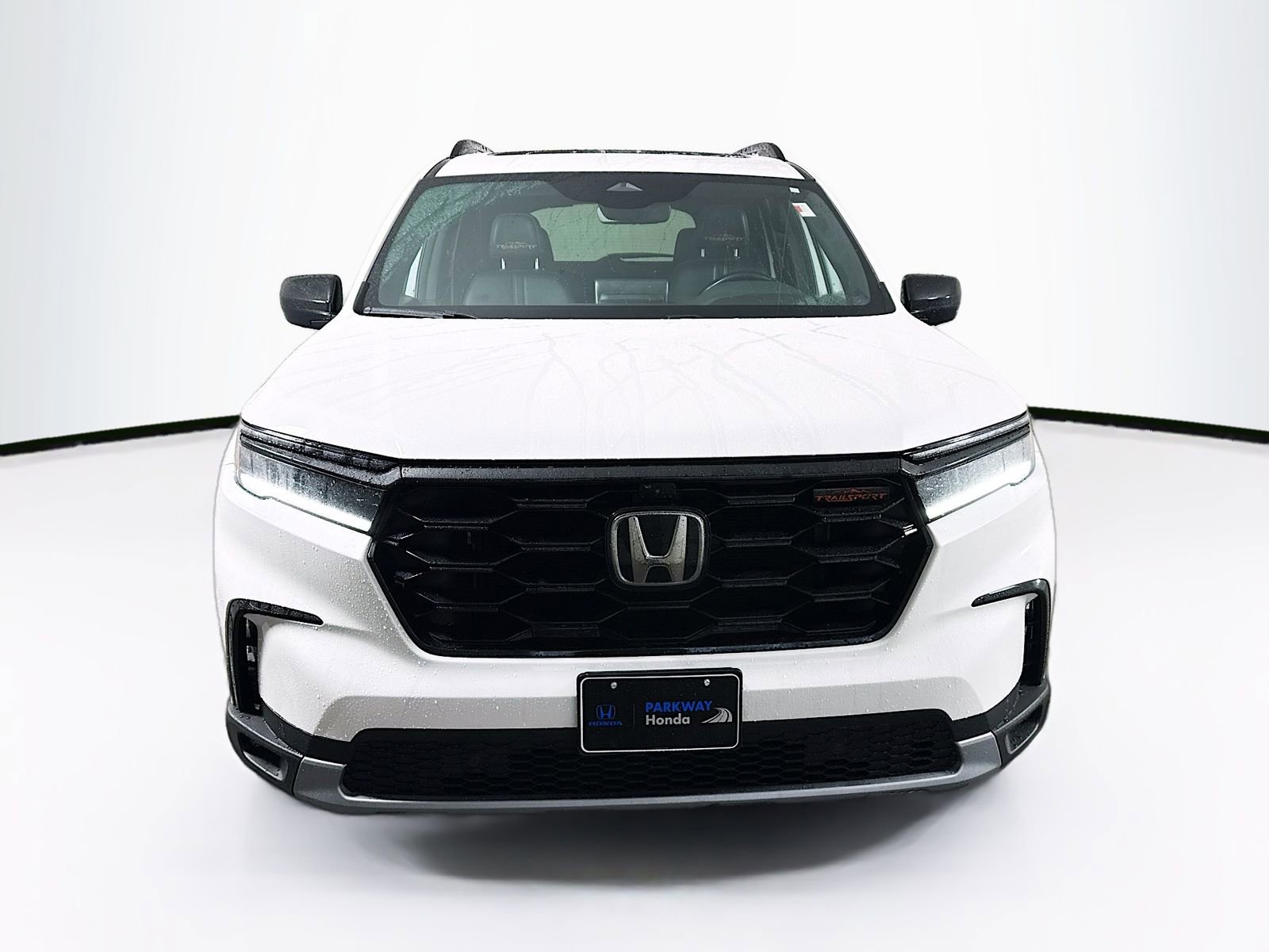 Used 2024 Honda Pilot TrailSport image 2