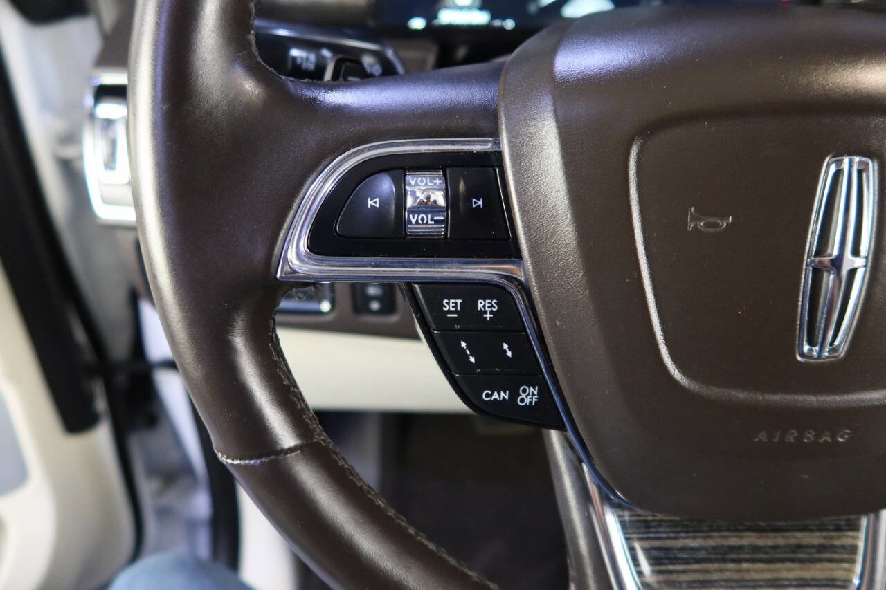 Used 2020 Lincoln Navigator Black Label w/ Cargo Convenience Package image 39