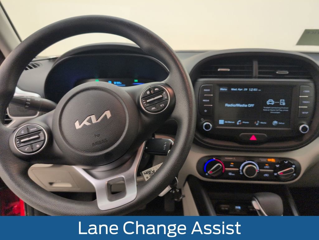 Used 2025 Kia Soul LX w/ LX Technology Package FWD image 21