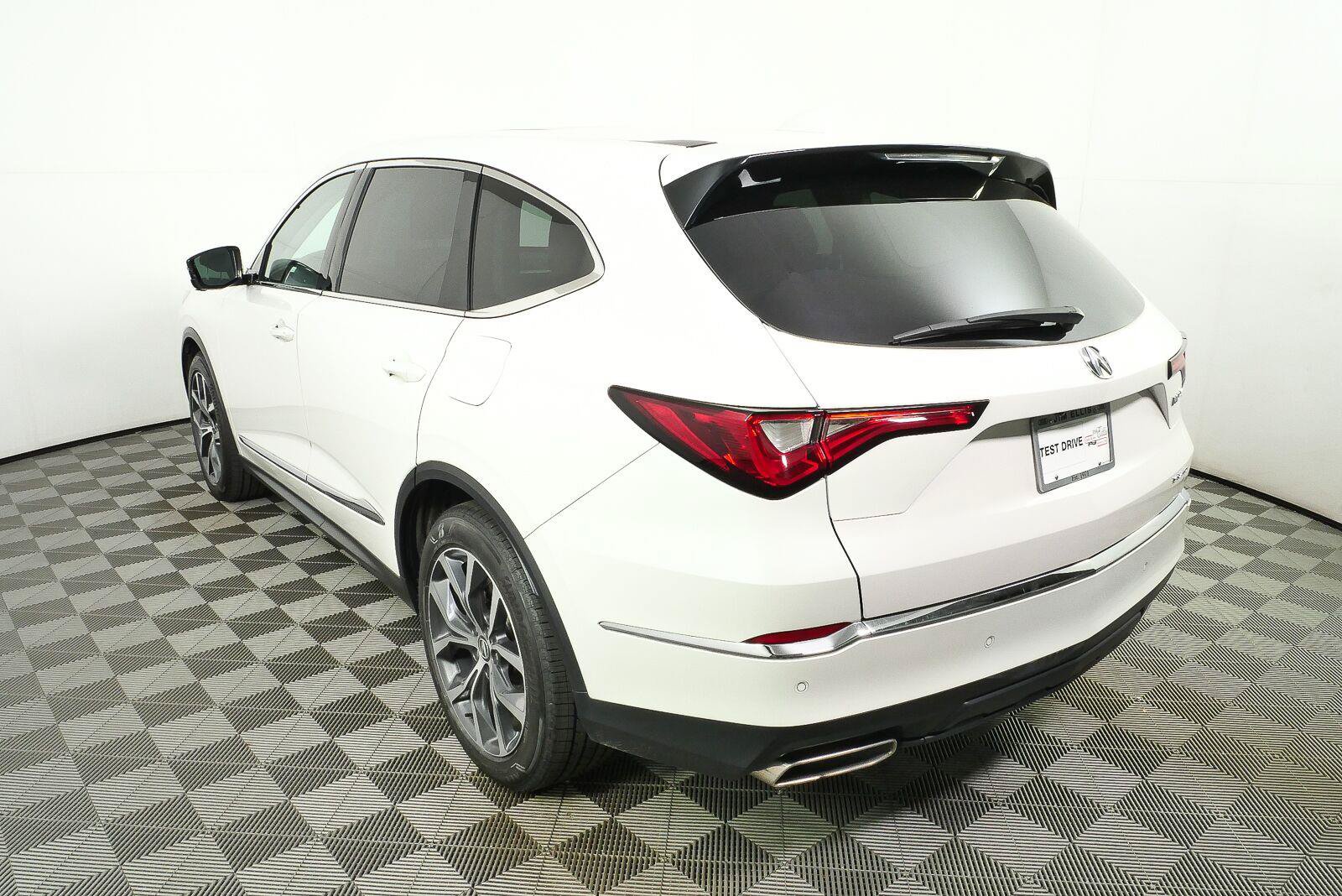 Used 2023 Acura MDX w/ Technology Package AWD/4WD image 25