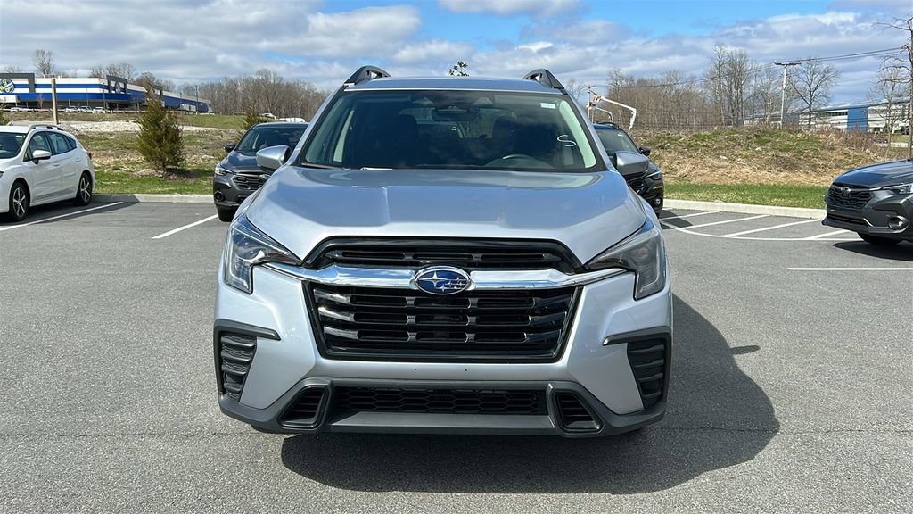 Used 2025 Subaru Ascent Premium image 2