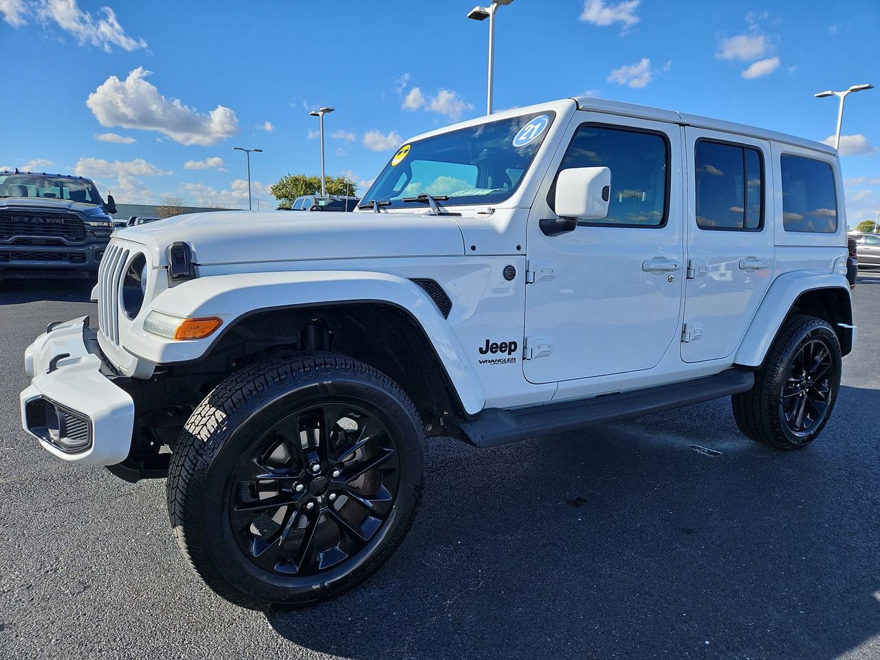Used 2021 Jeep Wrangler Unlimited Sahara image 3