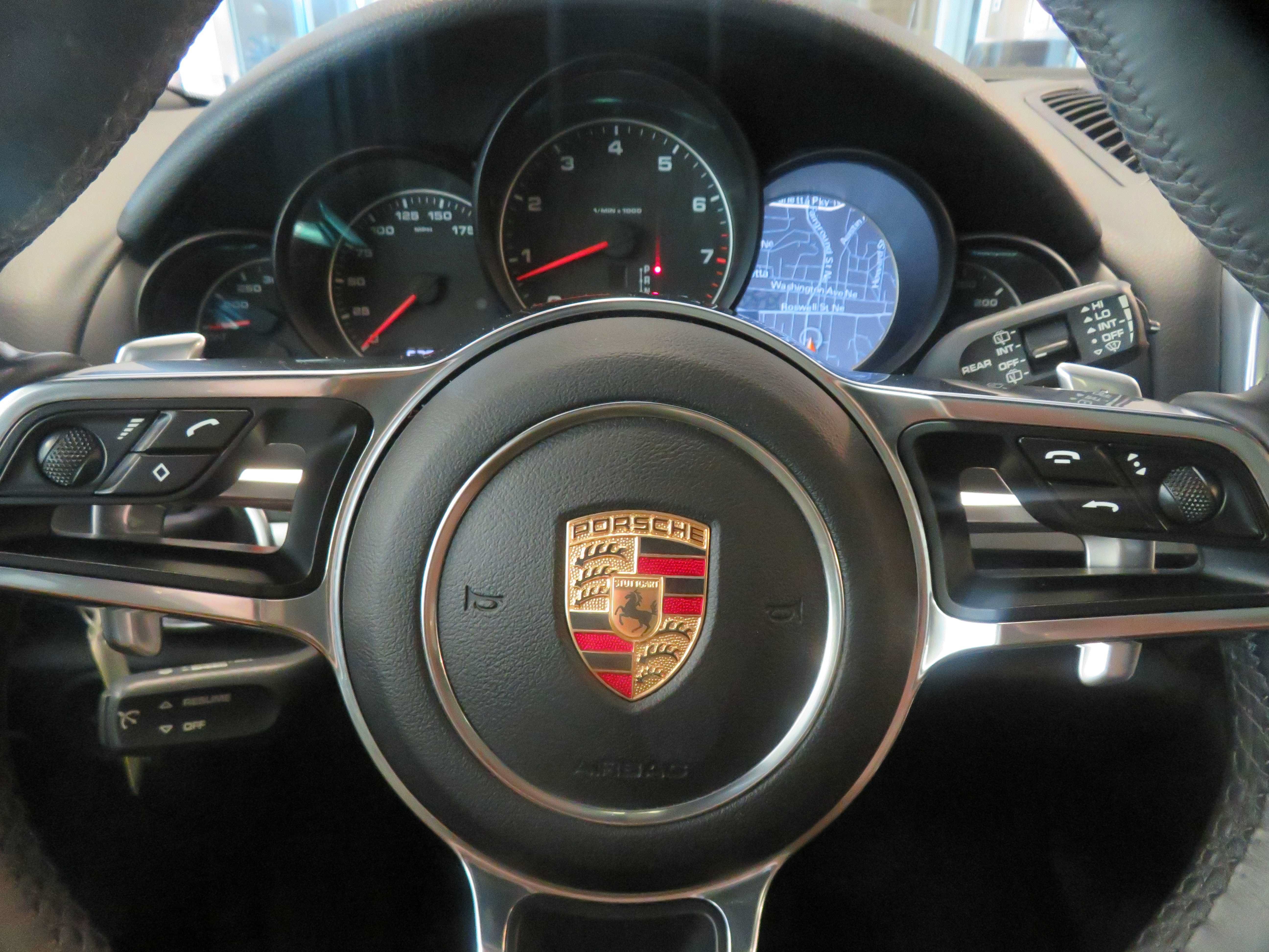 Used 2016 Porsche Cayenne AWD/4WD image 34