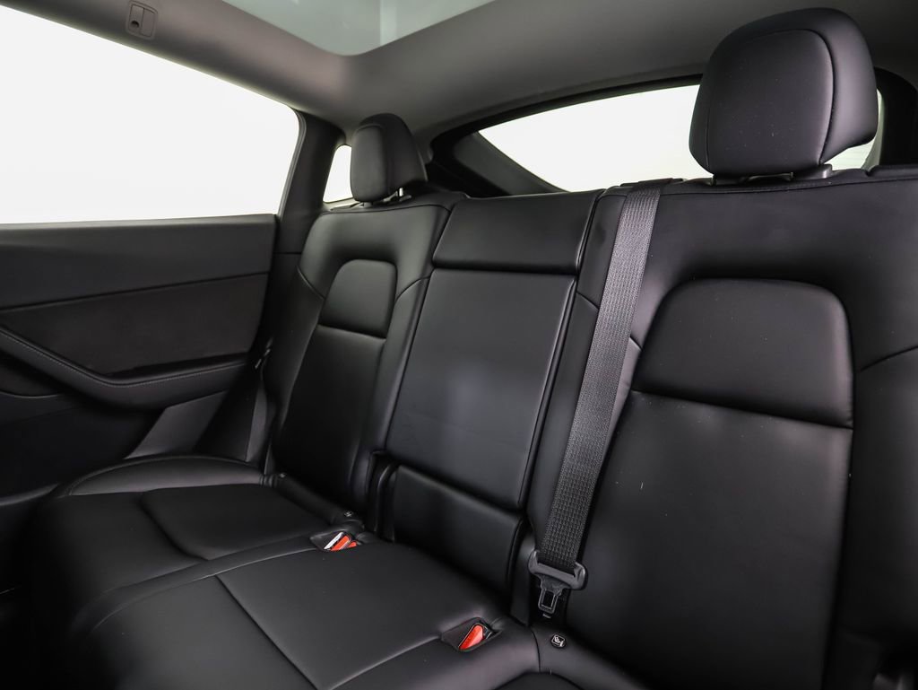 Used 2021 Tesla Model Y Long Range image 21
