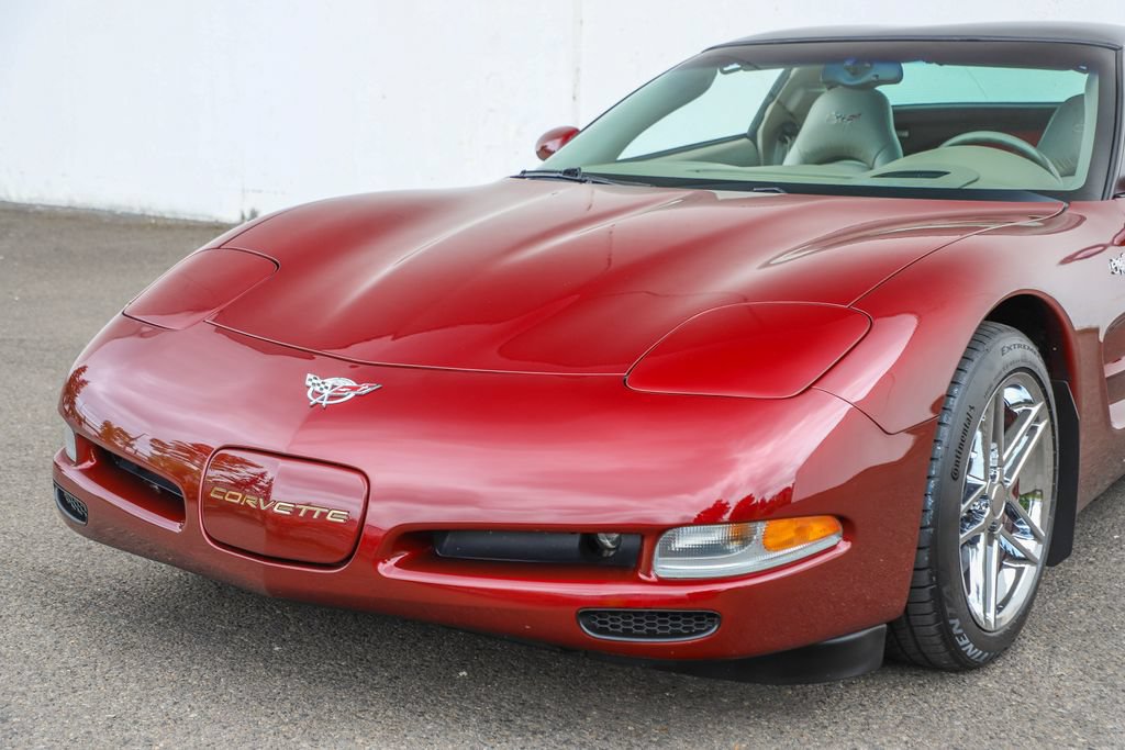 Used 2003 Chevrolet Corvette Coupe w/ Preferred Equipment Group RWD image 33