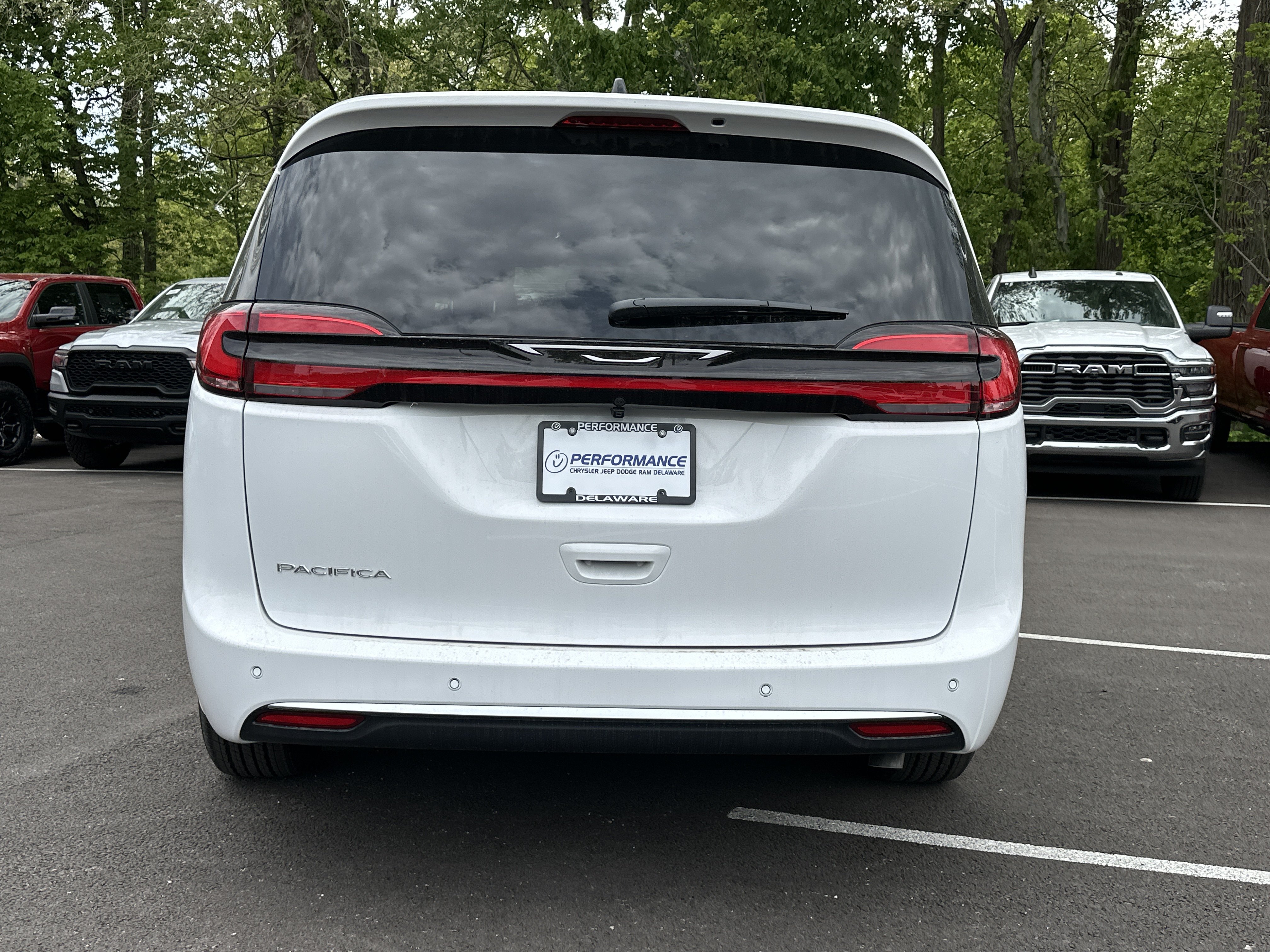 New 2027 Chrysler Pacifica Select w/ Family Tech Group FWD image 14