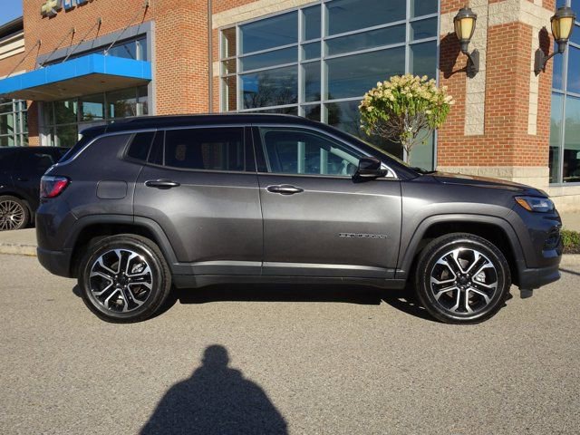 Used 2022 Jeep Compass Limited AWD/4WD image 2
