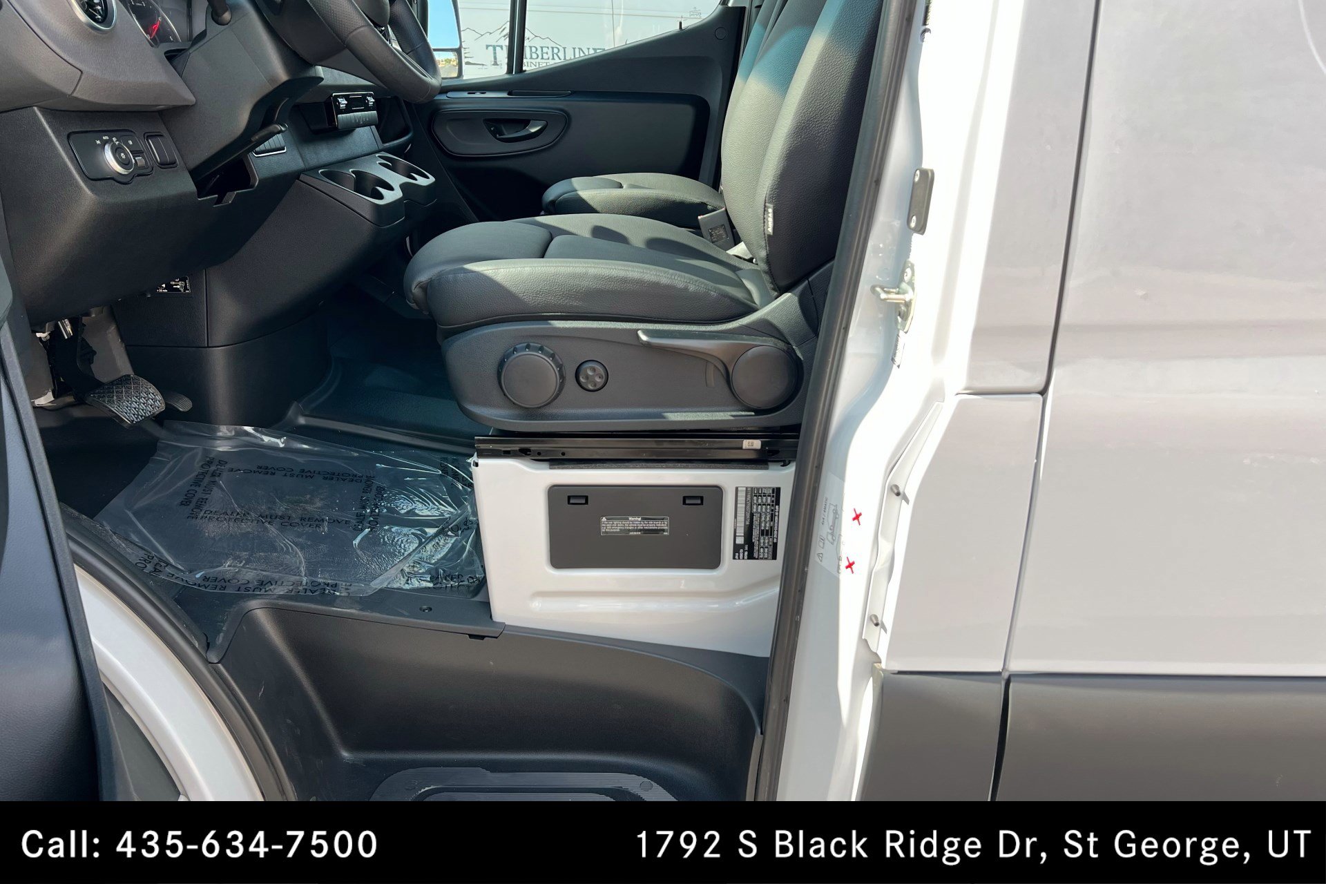 Used 2025 Mercedes-Benz Sprinter 2500 image 17