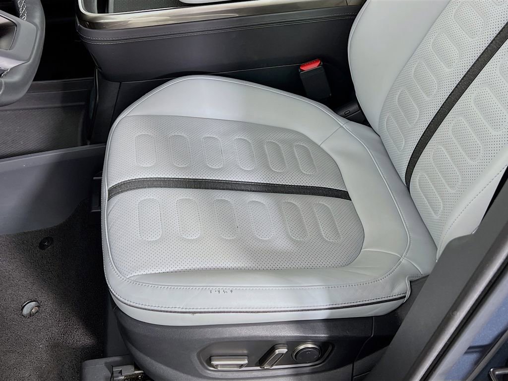 Used 2023 Rivian R1S Adventure image 16