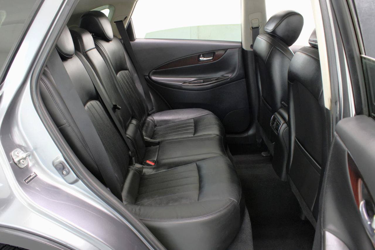 Used 2016 INFINITI QX50 AWD w/ Premium Plus Package image 41
