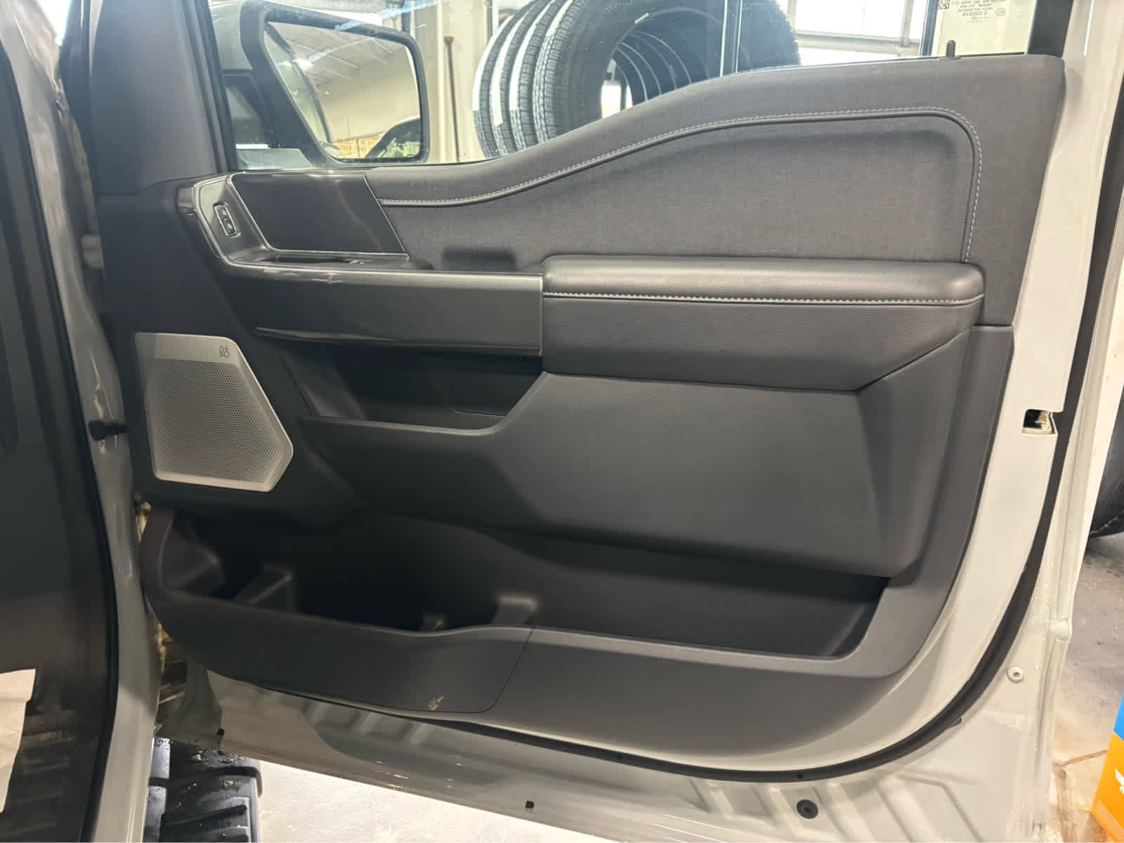 Used 2023 Ford F150 Lariat w/ Equipment Group 502A High image 41