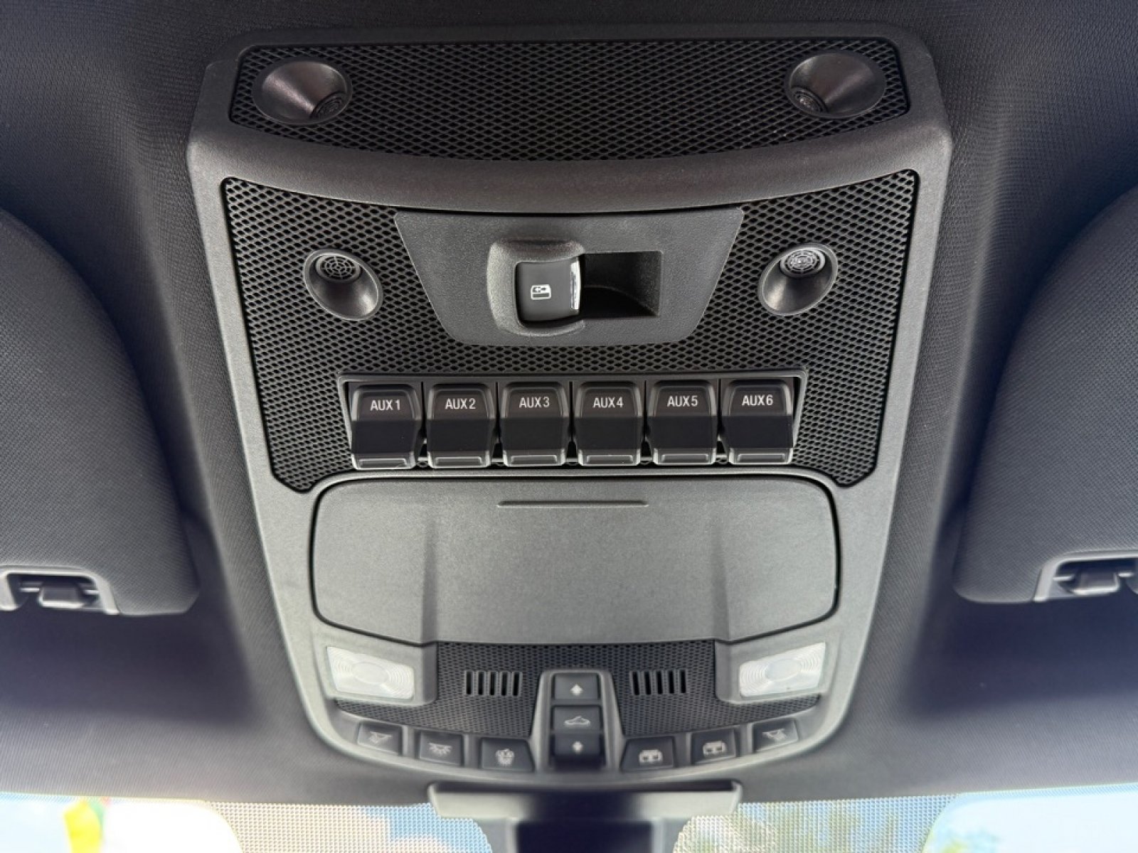 Used 2019 Ford F350 Platinum w/ Platinum Ultimate Package AWD/4WD image 36