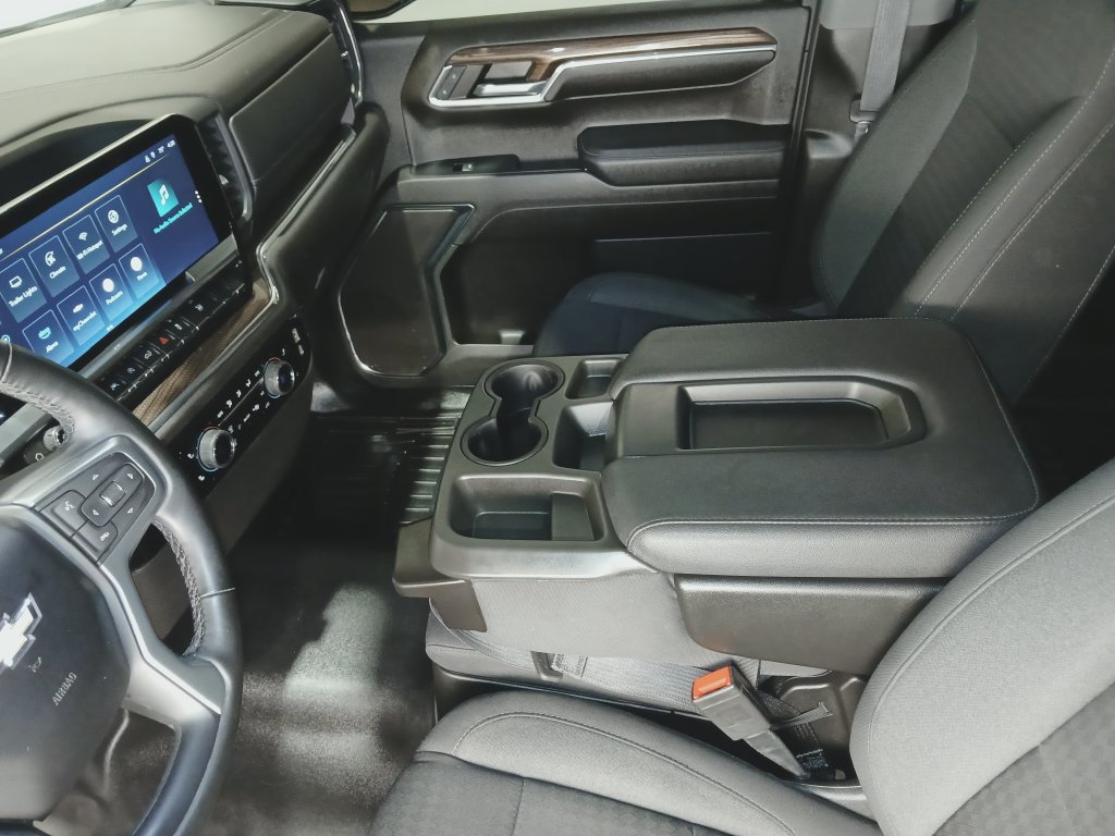 Used 2023 Chevrolet Silverado 1500 LT AWD/4WD image 17