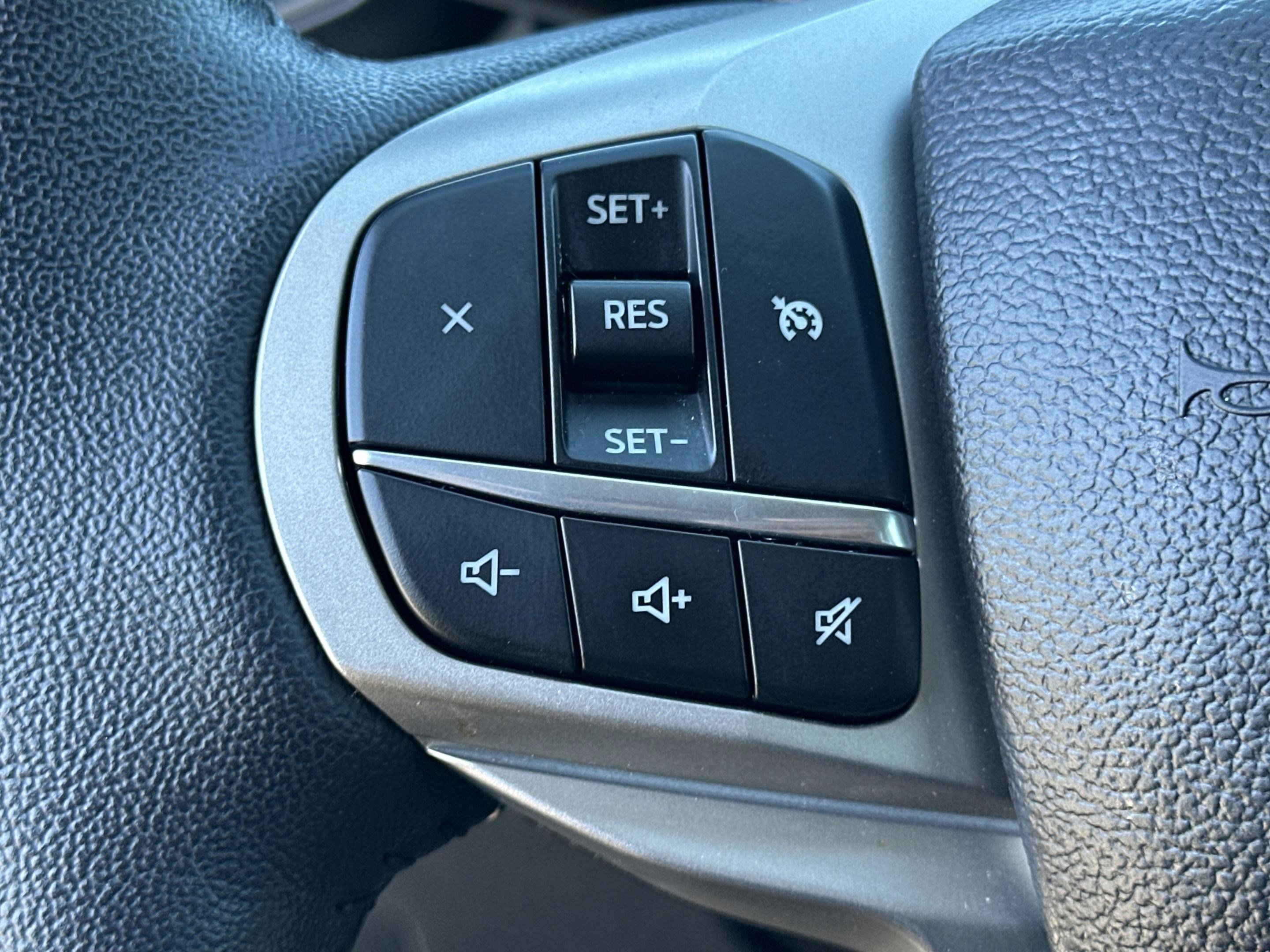 Used 2023 Ford Explorer XLT image 18