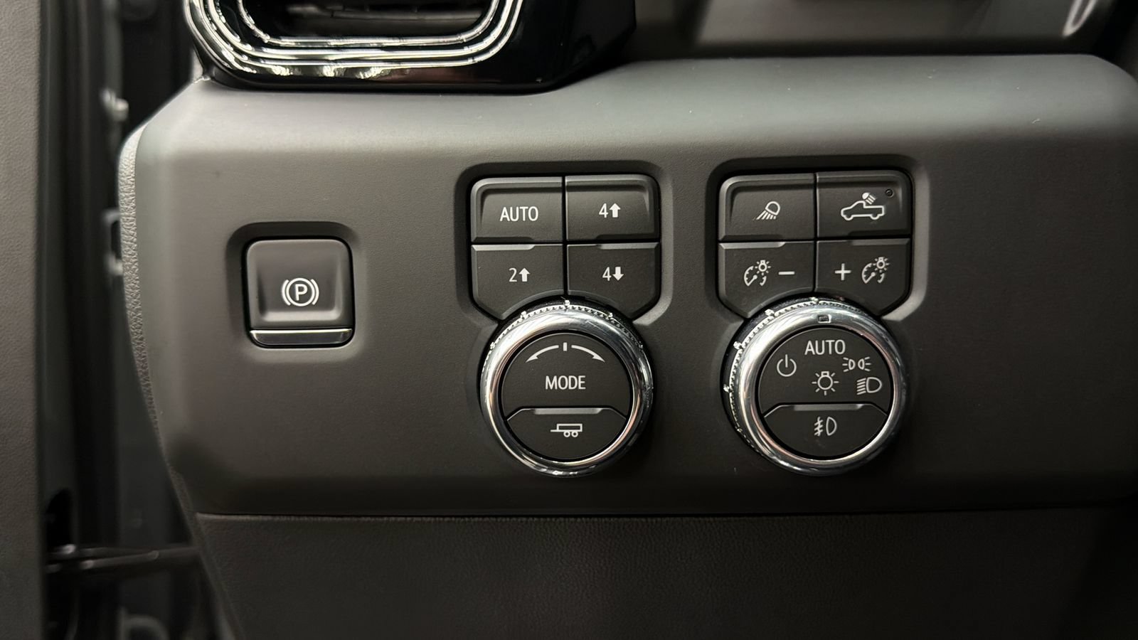Used 2026 GMC Sierra 1500 AT4 w/ Technology Package AWD/4WD image 31