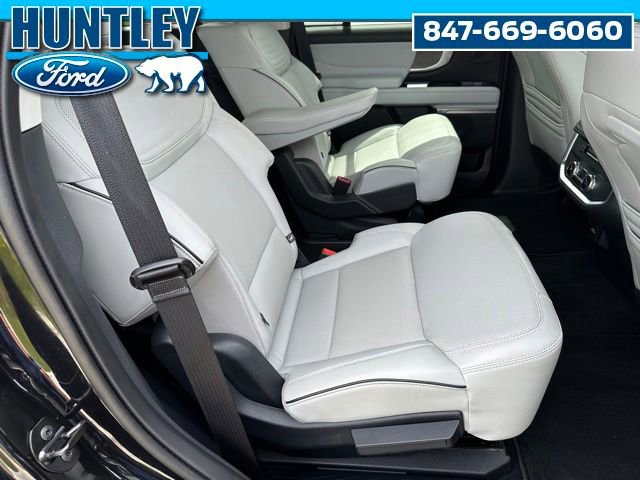Used 2025 Ford Expedition Platinum w/ Platinum Ultimate Package AWD/4WD image 10