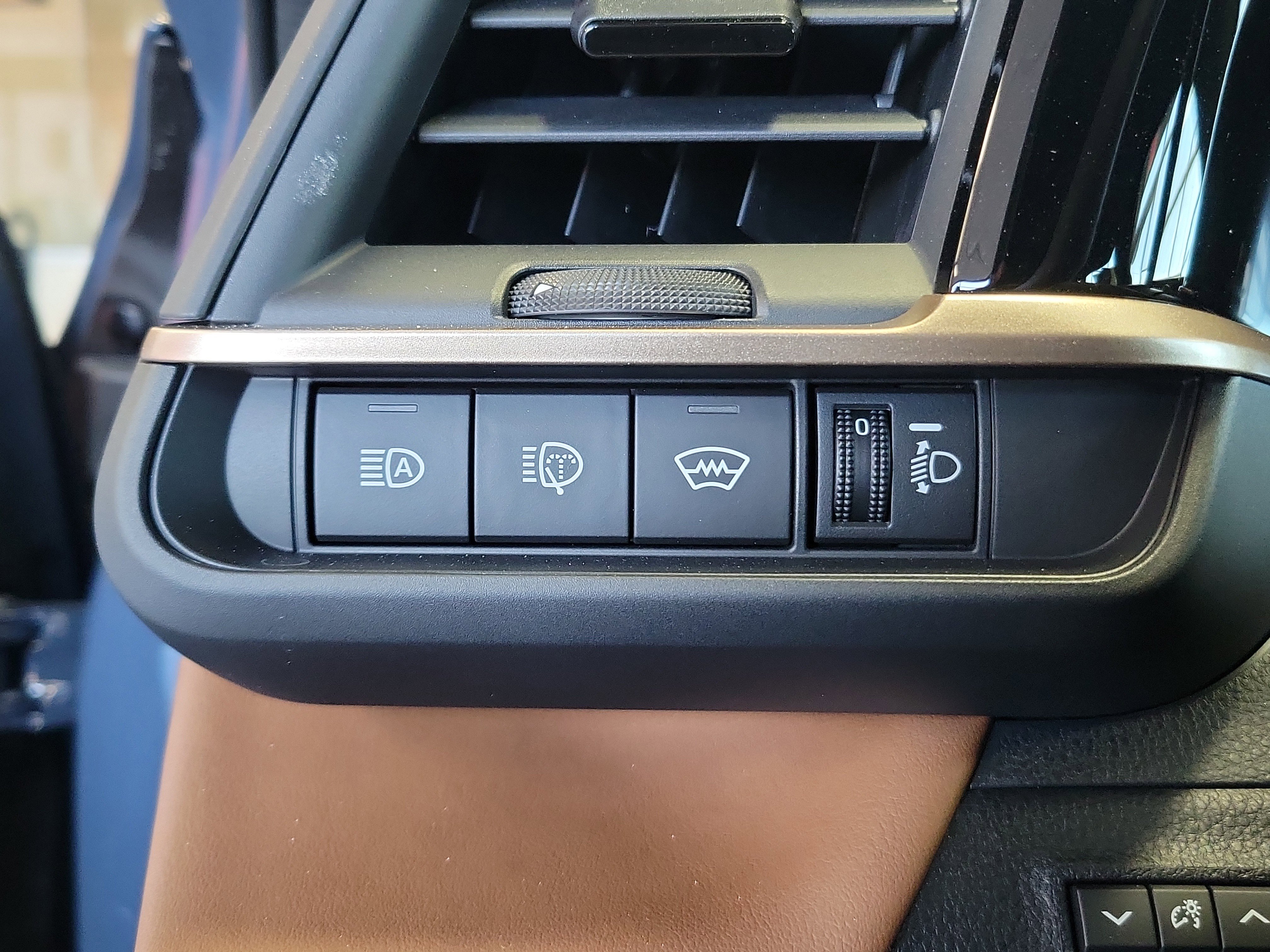 New 2026 Toyota Crown Signia XLE image 28