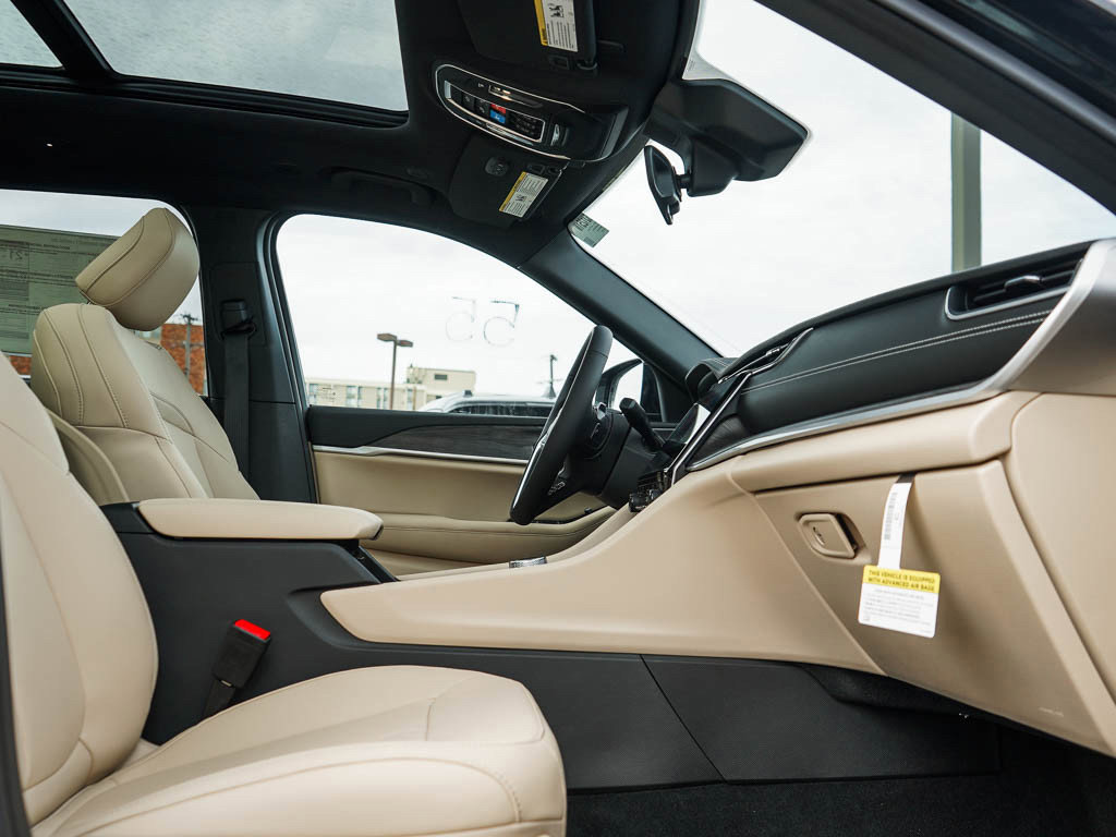 New 2025 Jeep Grand Cherokee L Limited w/ Trailer Tow Package image 10