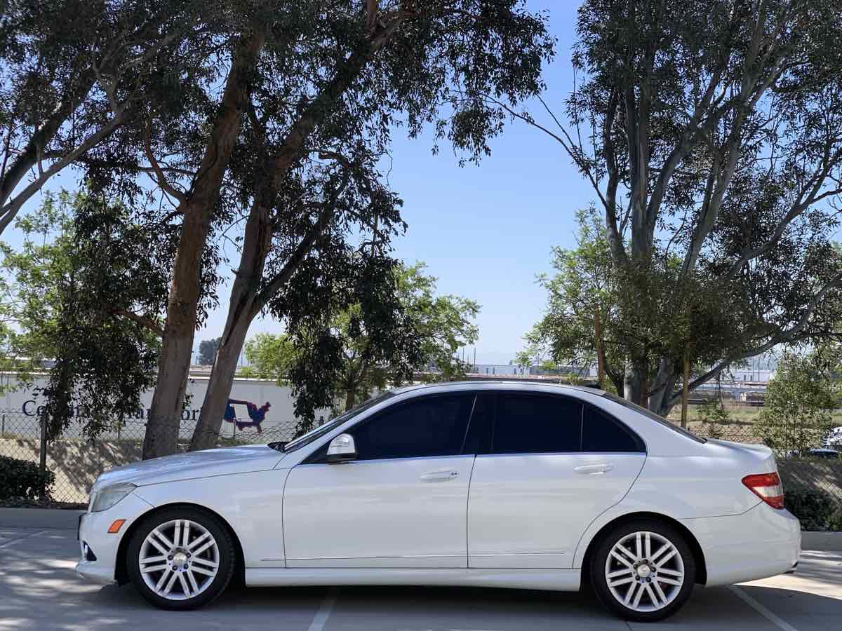 Used 2009 Mercedes-Benz C 300 Sport image 4