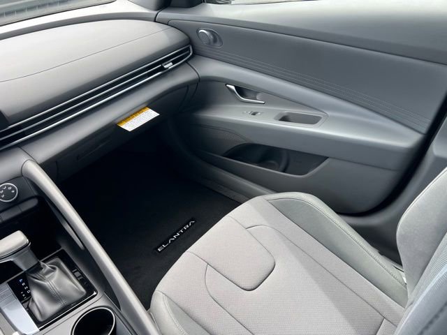 New 2026 Hyundai Elantra SE FWD image 14