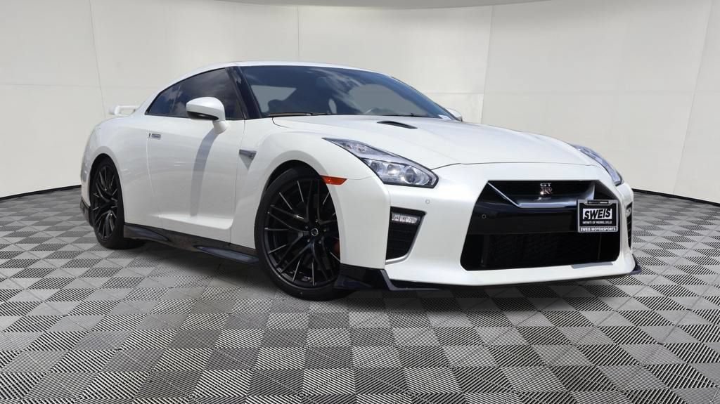 Used 2021 Nissan GT-R Premium AWD/4WD image 4