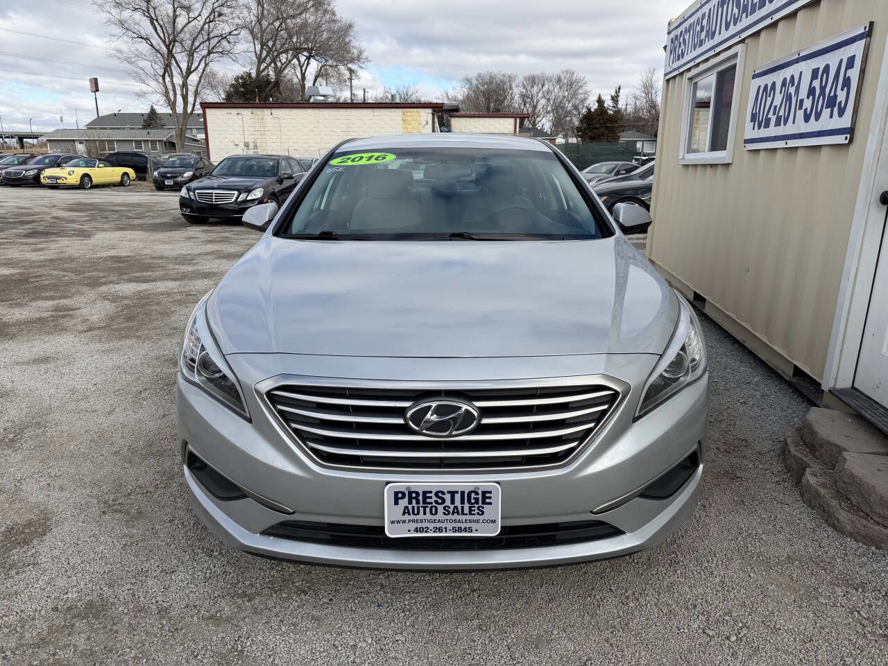 Used 2016 Hyundai Sonata SE image 2