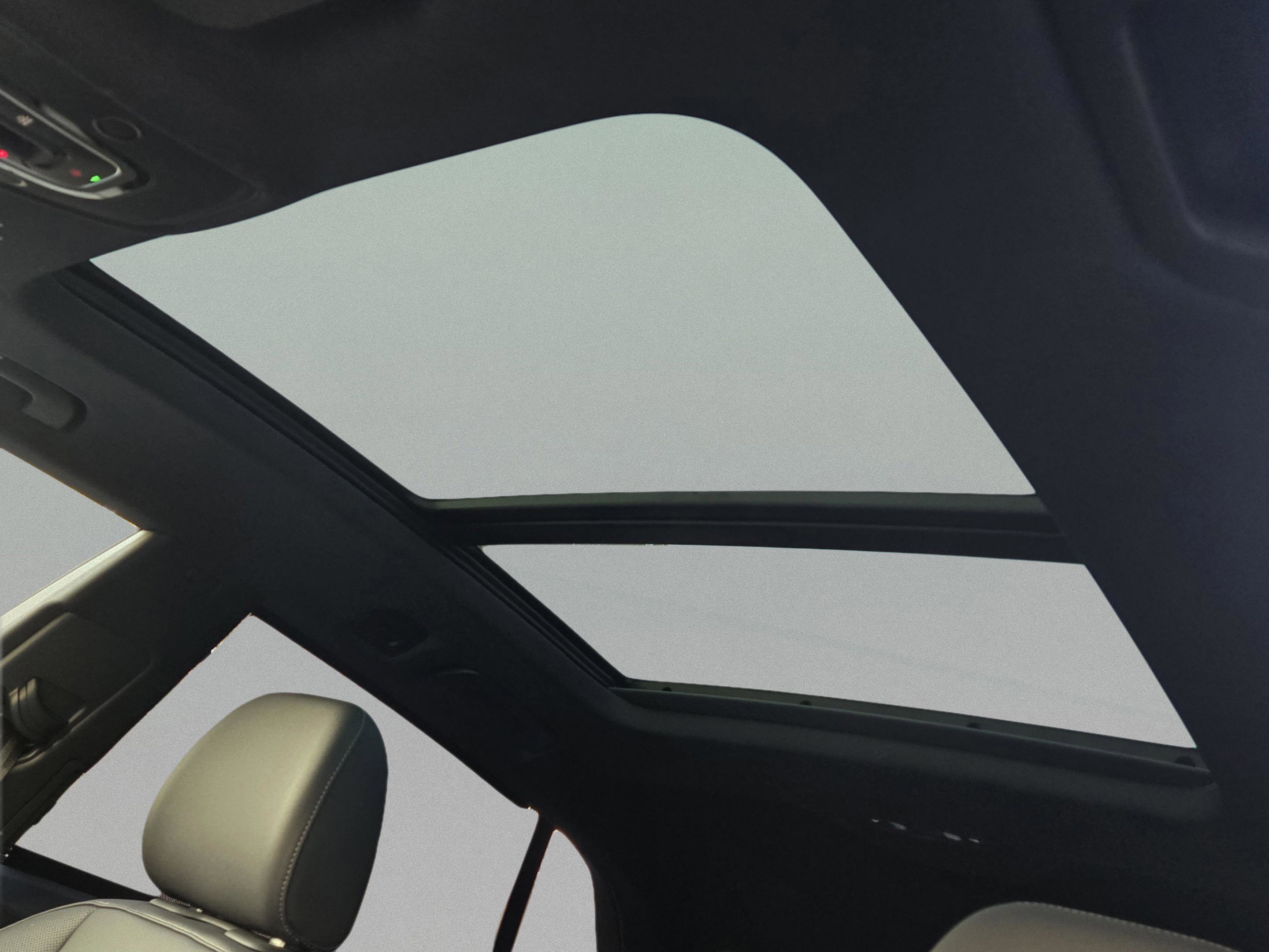 Certified 2025 Audi Q8 Premium Plus w/ Premium Plus Package AWD/4WD image 31