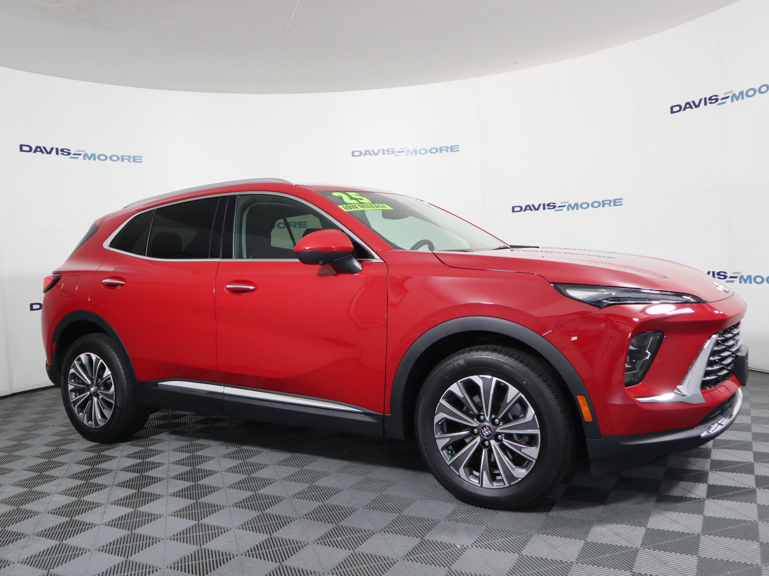 Used 2025 Buick Envision Preferred image 4