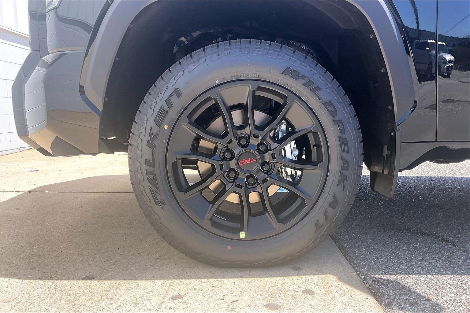 New 2026 Toyota Tundra Limited AWD/4WD image 15