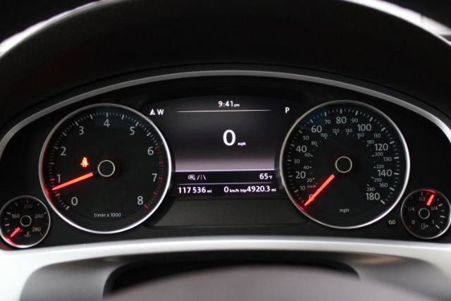 Used 2016 Volkswagen Touareg VR6 image 19