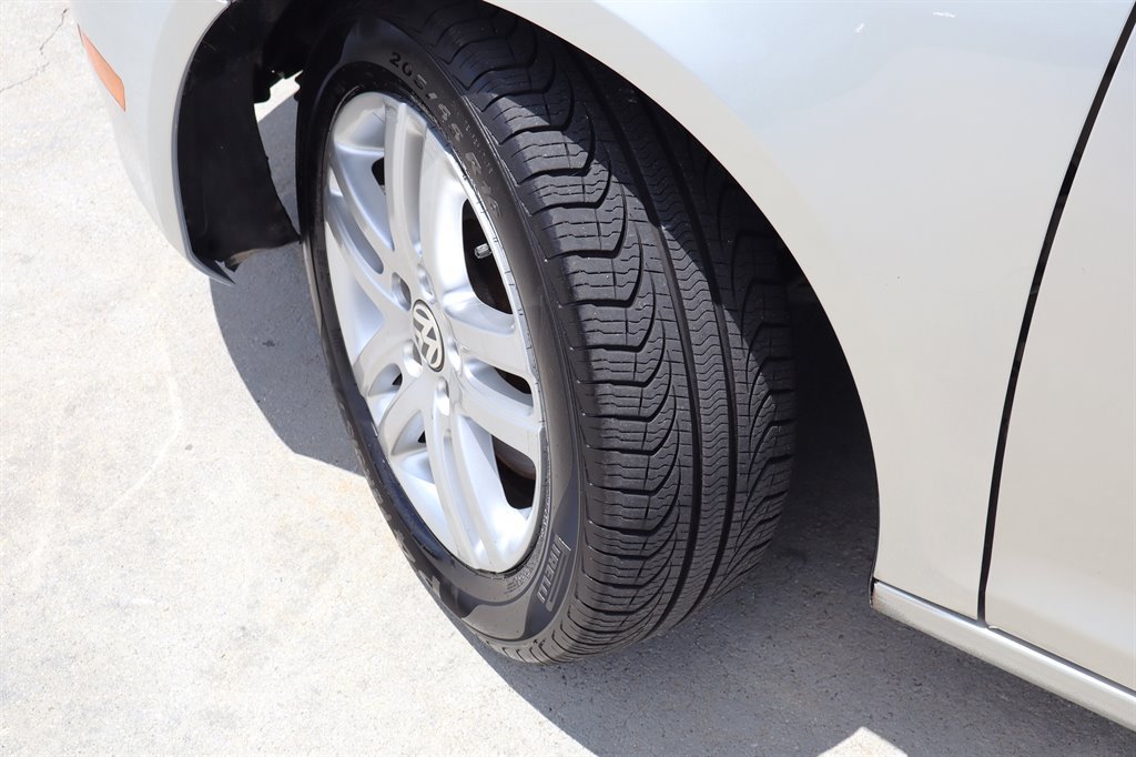 Used 2011 Volkswagen Jetta TDI FWD image 10
