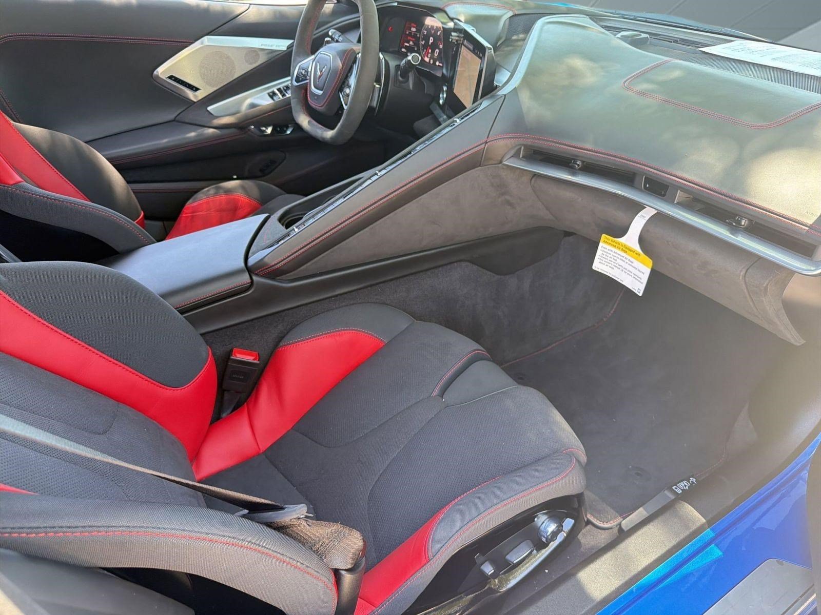 Certified 2025 Chevrolet Corvette Stingray Premium Conv w/ Z51 Performance Package RWD image 29
