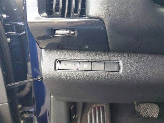 Used 2024 Nissan Pathfinder SV image 16