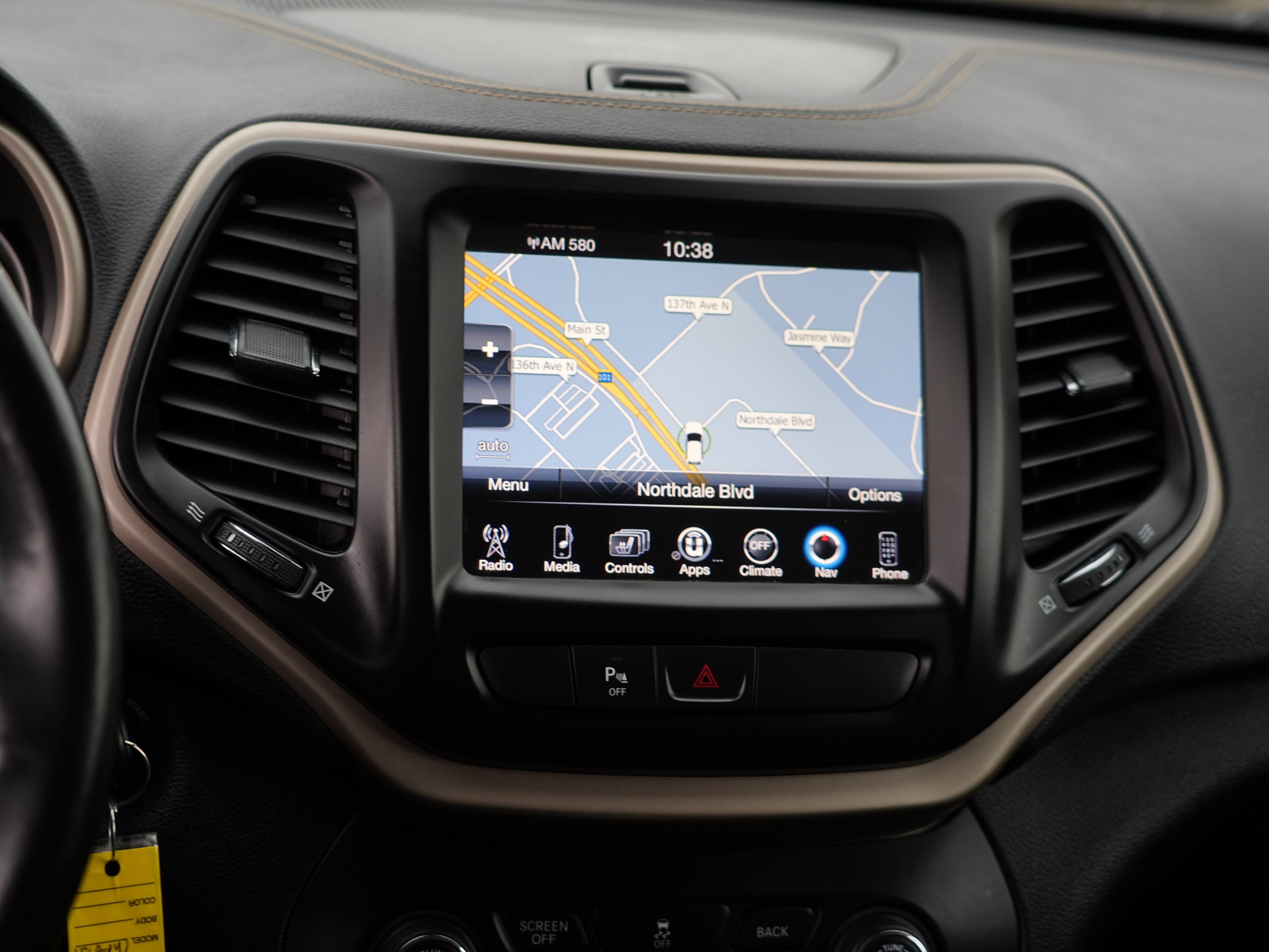 Used 2018 Jeep Cherokee Latitude AWD/4WD image 22