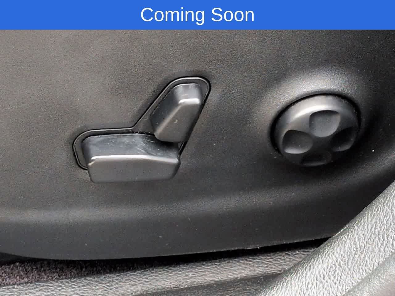Used 2019 Jeep Cherokee Trailhawk w/ Cold Weather Group AWD/4WD image 17